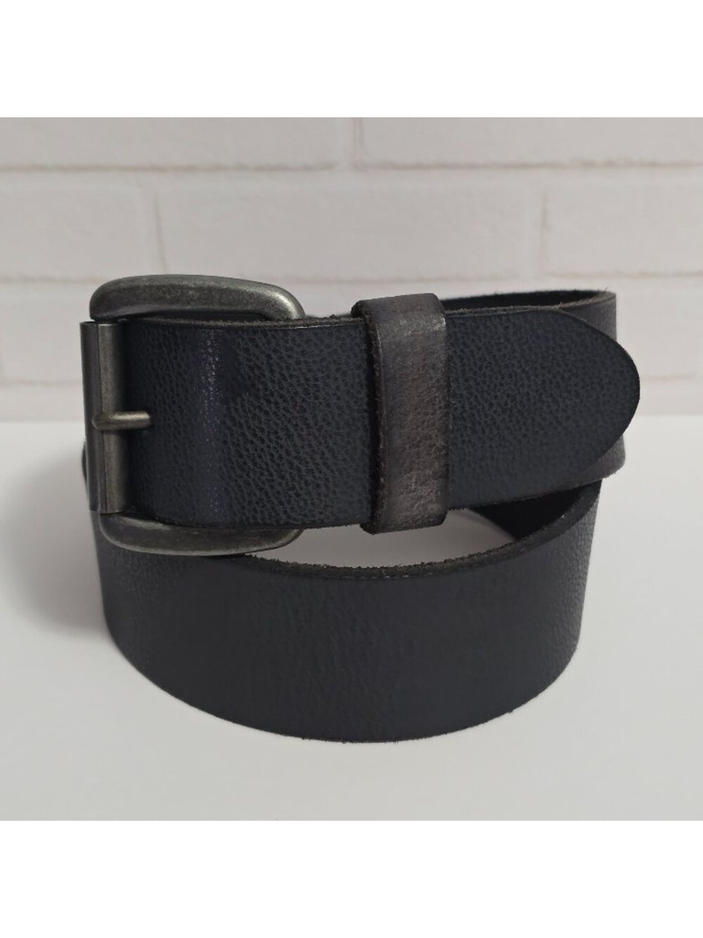 American Eagle Mens Black Distressed Genuine Buffalo Leather Belt Size 28